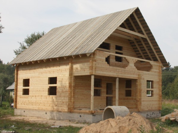 Дом построен из профилированного бруса